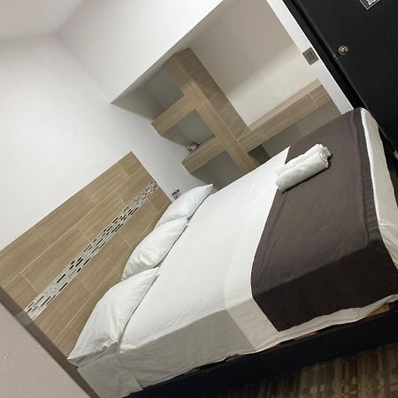 Don Celes Hotel Paraiso Ngoại thất bức ảnh