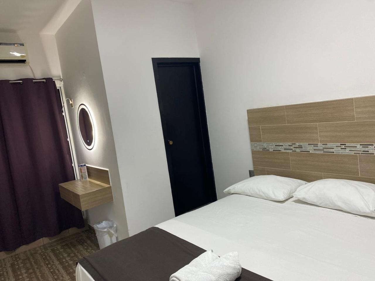 Don Celes Hotel Paraiso Ngoại thất bức ảnh