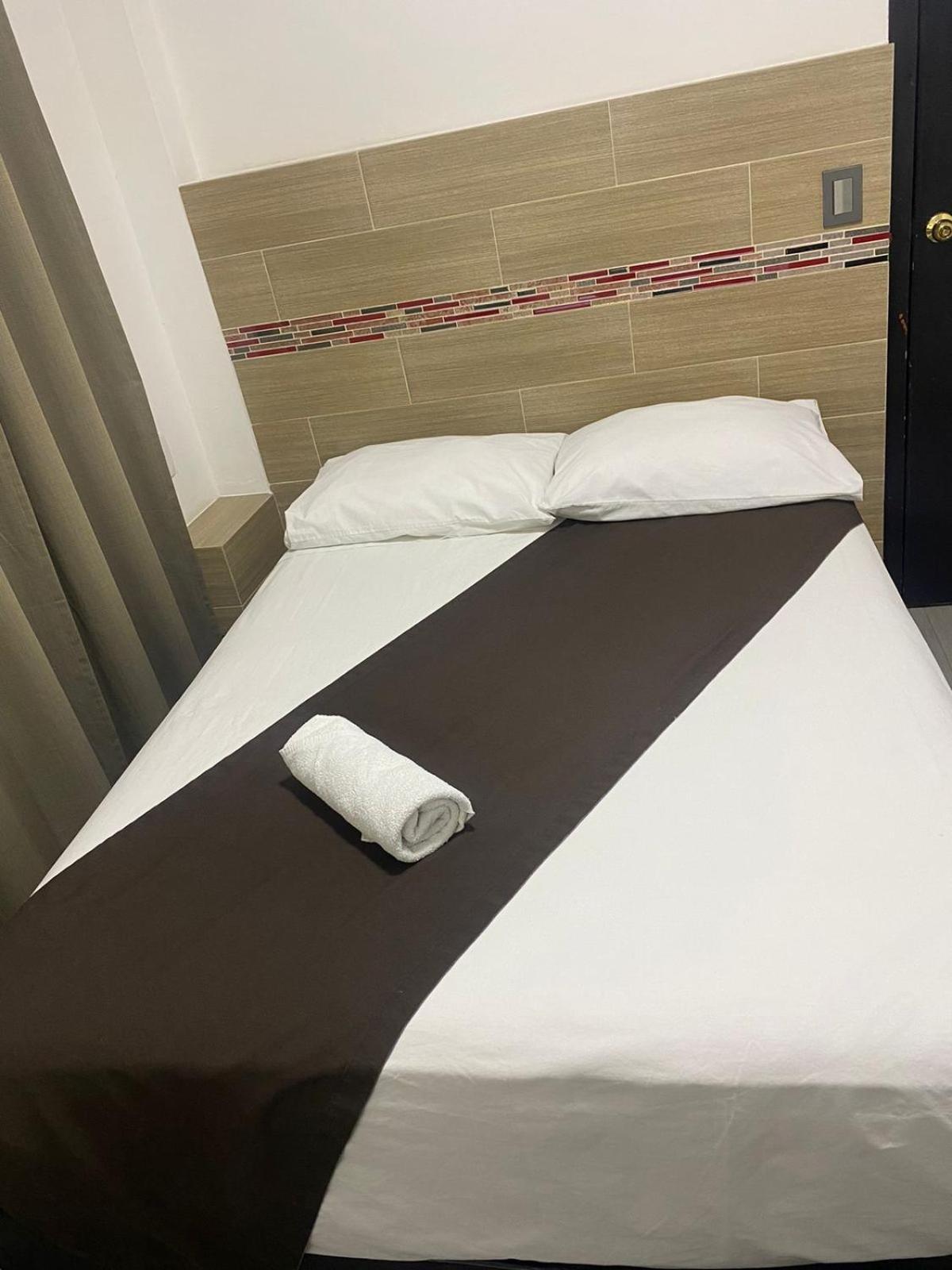 Don Celes Hotel Paraiso Ngoại thất bức ảnh