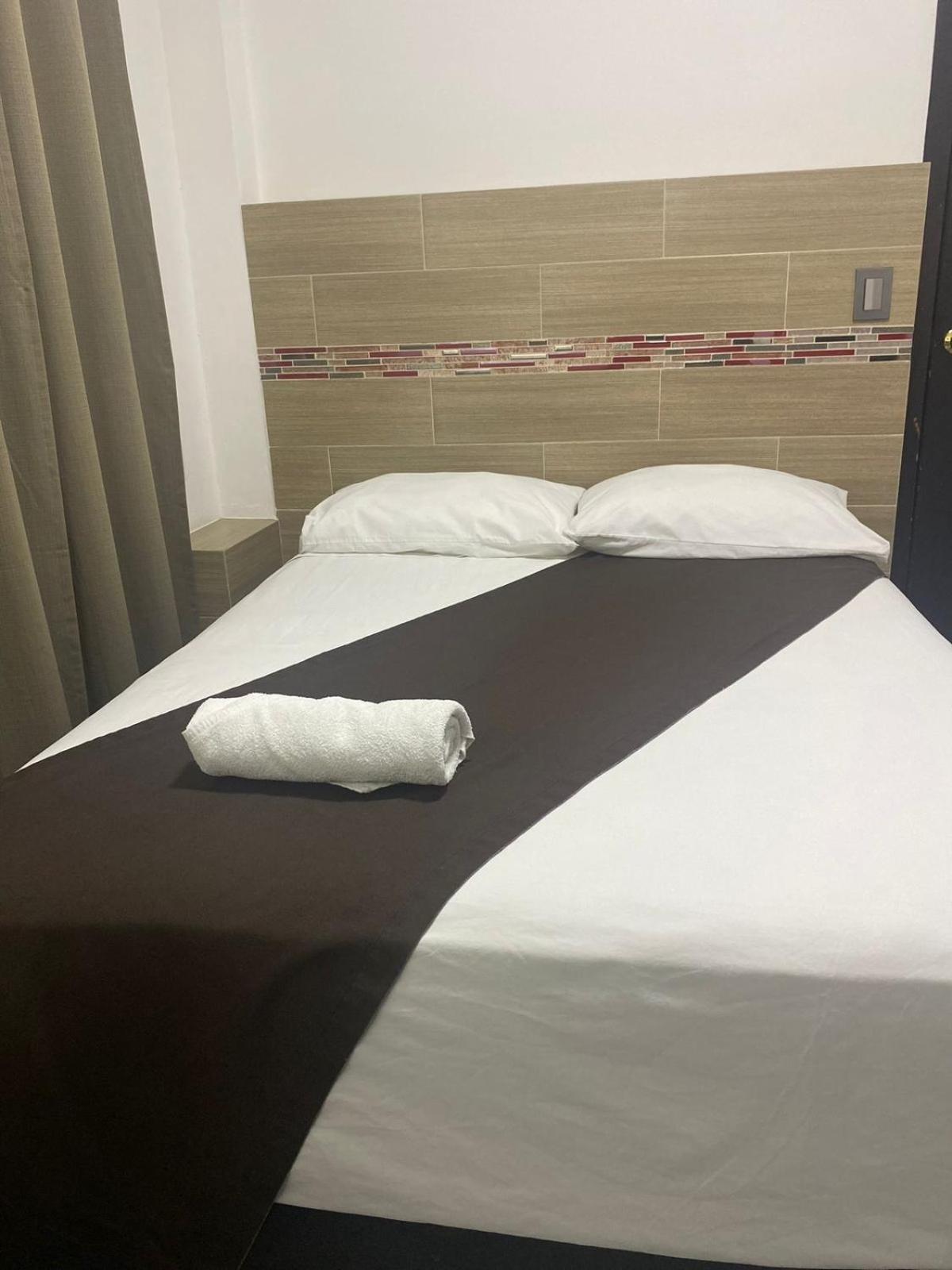 Don Celes Hotel Paraiso Ngoại thất bức ảnh